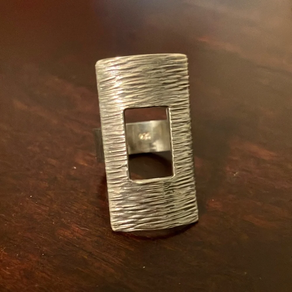 EUC Sterling Silver ring - size 7/7.5 ish - Picture 1 of 7